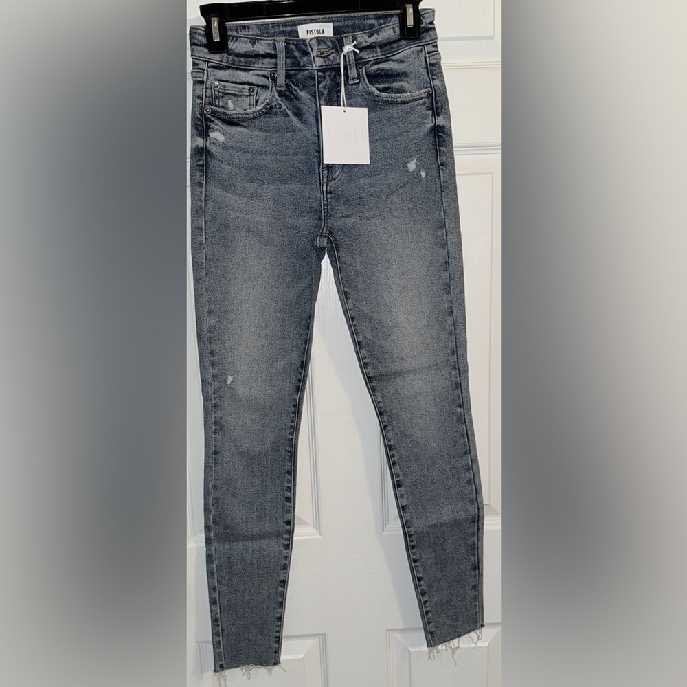 218.  Pistola Jeans